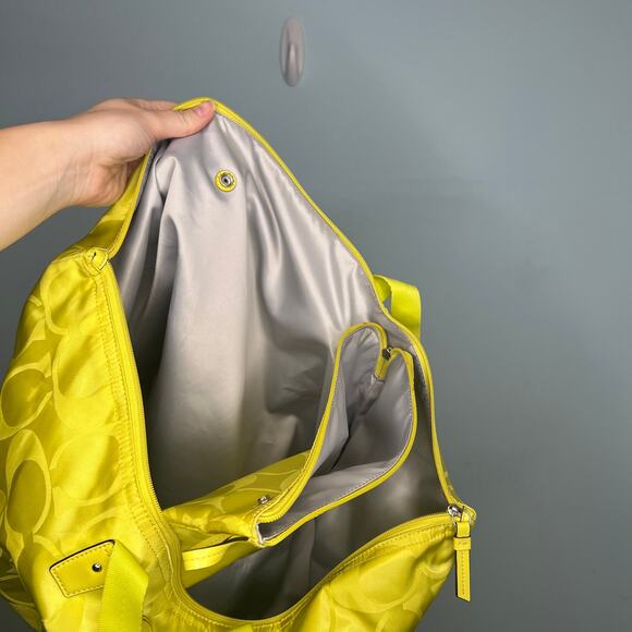 Coach Green Nylon Getaway Overnight Bag Tote & Pouch - Picture 4 of 6